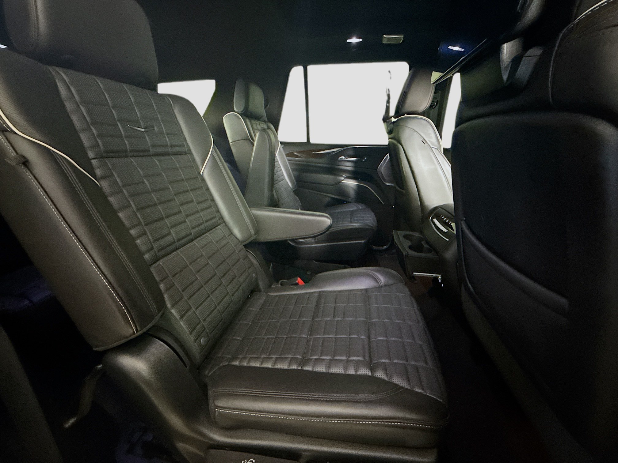Used 2023 Cadillac Escalade Premium Luxury Platinum AWD/4WD image 27