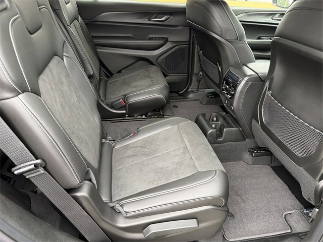 New 2025 Jeep Grand Cherokee L Altitude image 15