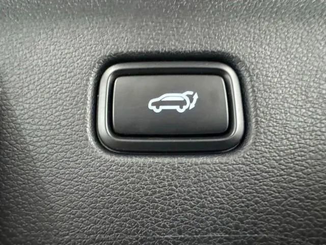 Used 2026 Kia Sportage EX FWD image 8