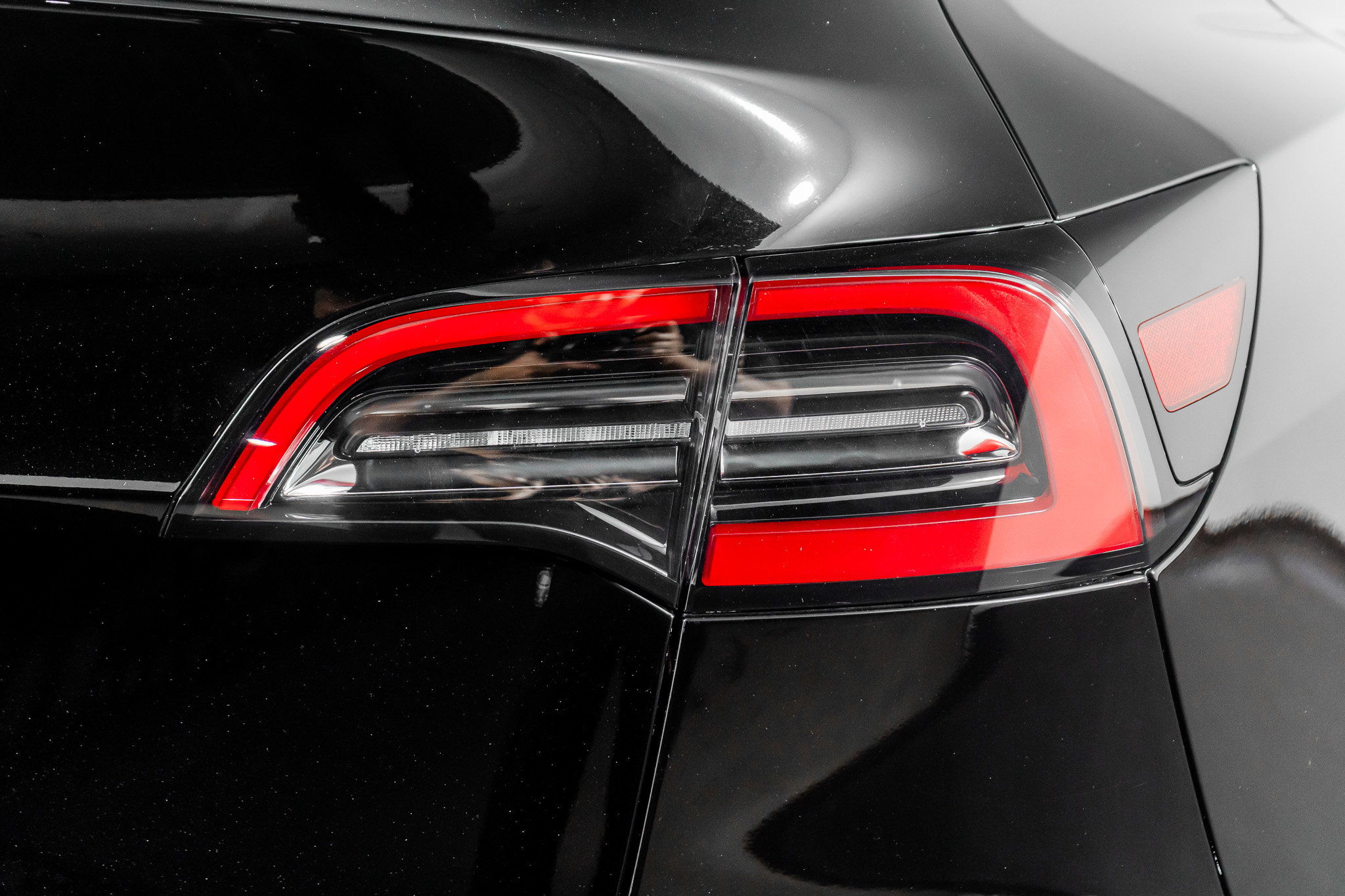 Used 2022 Tesla Model Y Long Range image 12