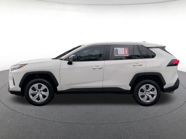 Used 2024 Toyota RAV4 LE FWD image 3