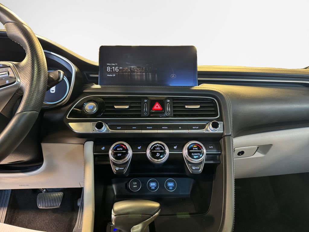 Used 2023 Genesis G70 2.0T AWD/4WD image 22