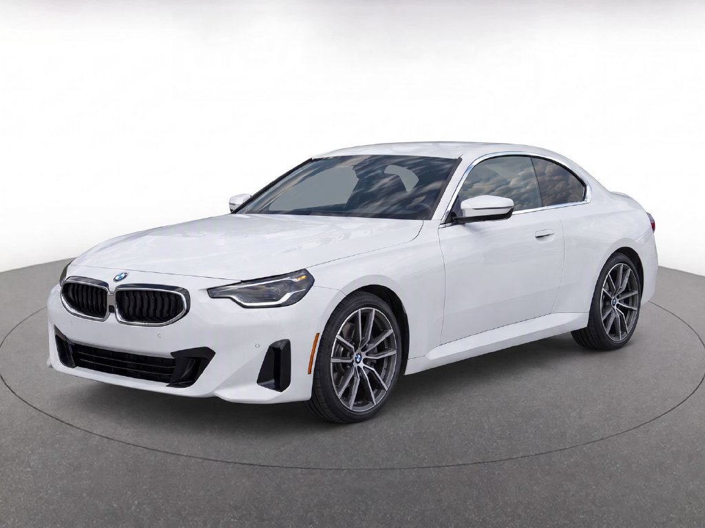 Used 2024 BMW 230i Coupe w/ Convenience Package RWD image 3
