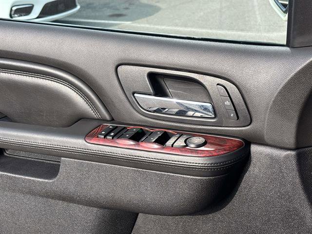 Used 2014 Cadillac Escalade Premium image 17