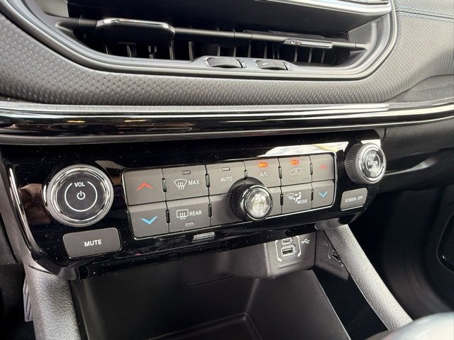 New 2026 Jeep Compass Limited image 19