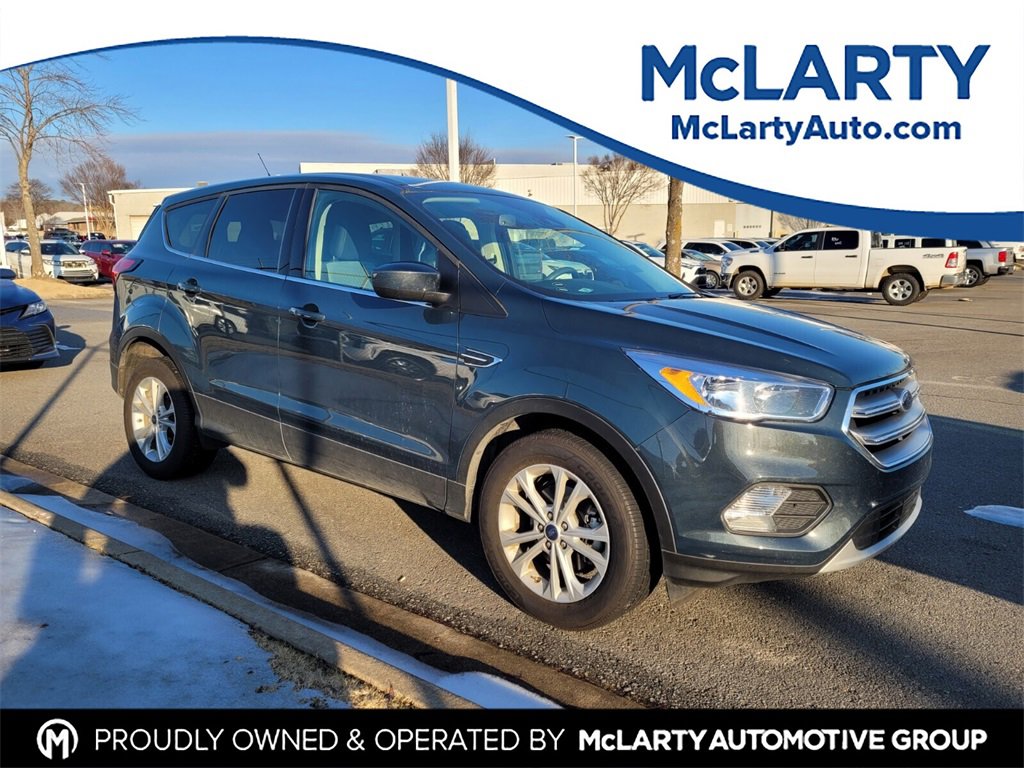 Used 2019 Ford Escape SE image 1