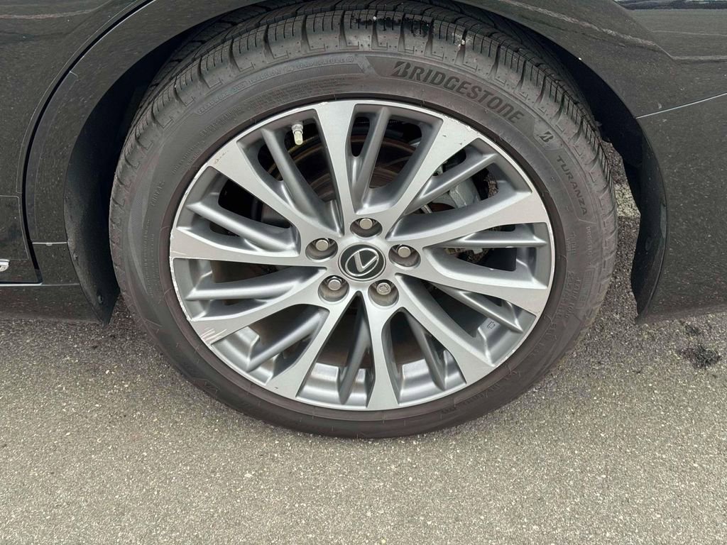 Used 2021 Lexus ES 300h w/ Premium Package FWD image 11