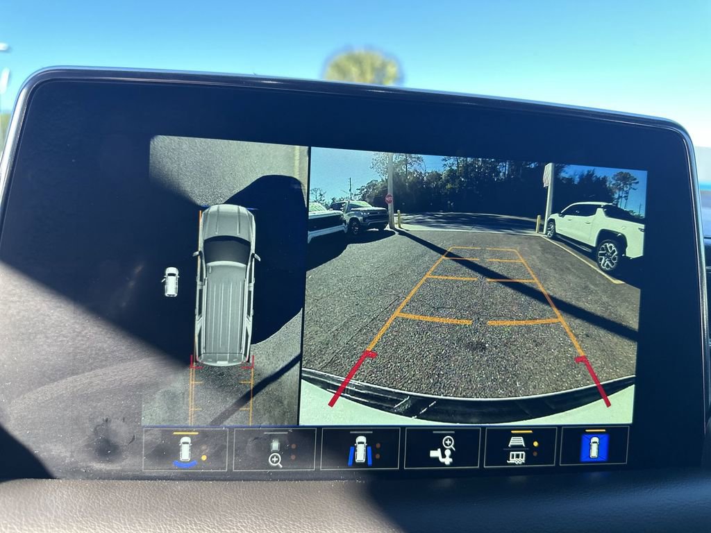 Used 2022 GMC Yukon SLT w/ SLT Premium Package image 24