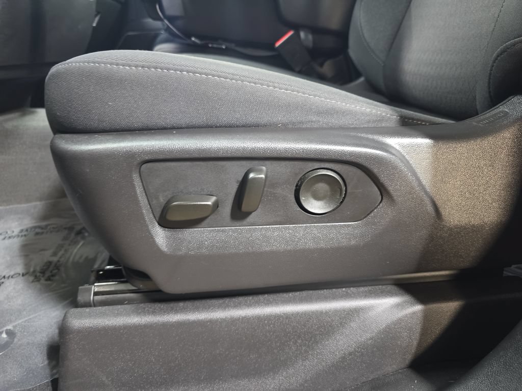 Used 2024 Chevrolet Silverado 1500 LT AWD/4WD image 28