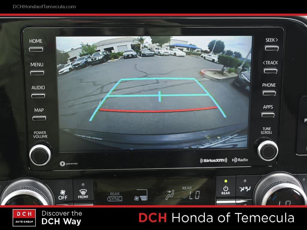 Used 2021 Toyota Highlander XLE FWD image 13