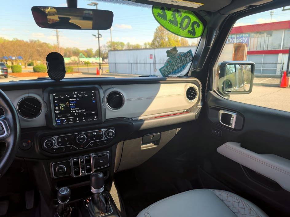 Used 2022 Jeep Wrangler Unlimited Sahara image 10