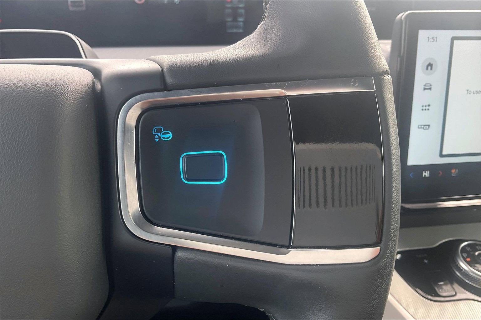 Used 2025 Ford Expedition Active image 22