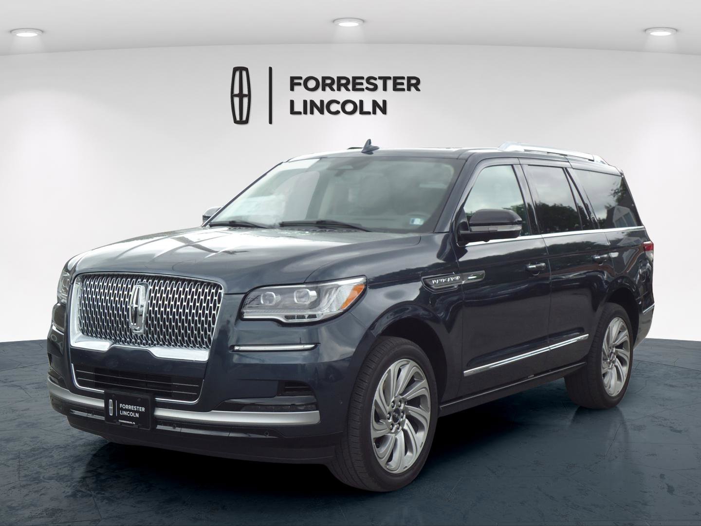 Certified 2024 Lincoln Navigator Reserve AWD/4WD image 7