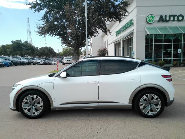 Used 2024 Genesis GV60 RWD image 10