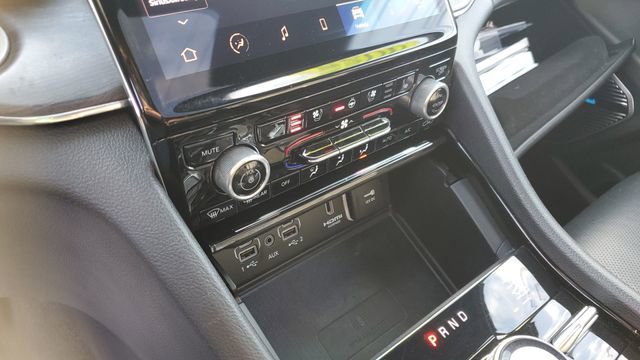 Used 2022 Jeep Grand Cherokee Overland w/ Advanced Protech Group III image 22