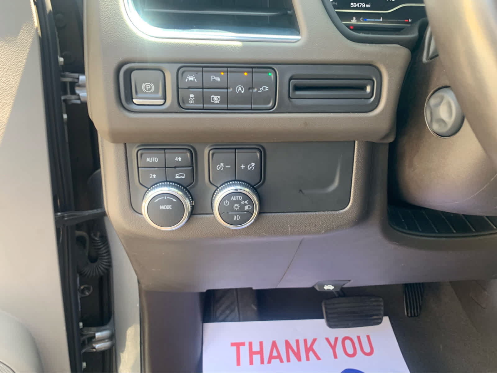 Used 2022 GMC Yukon SLT w/ SLT Premium Package AWD/4WD image 15