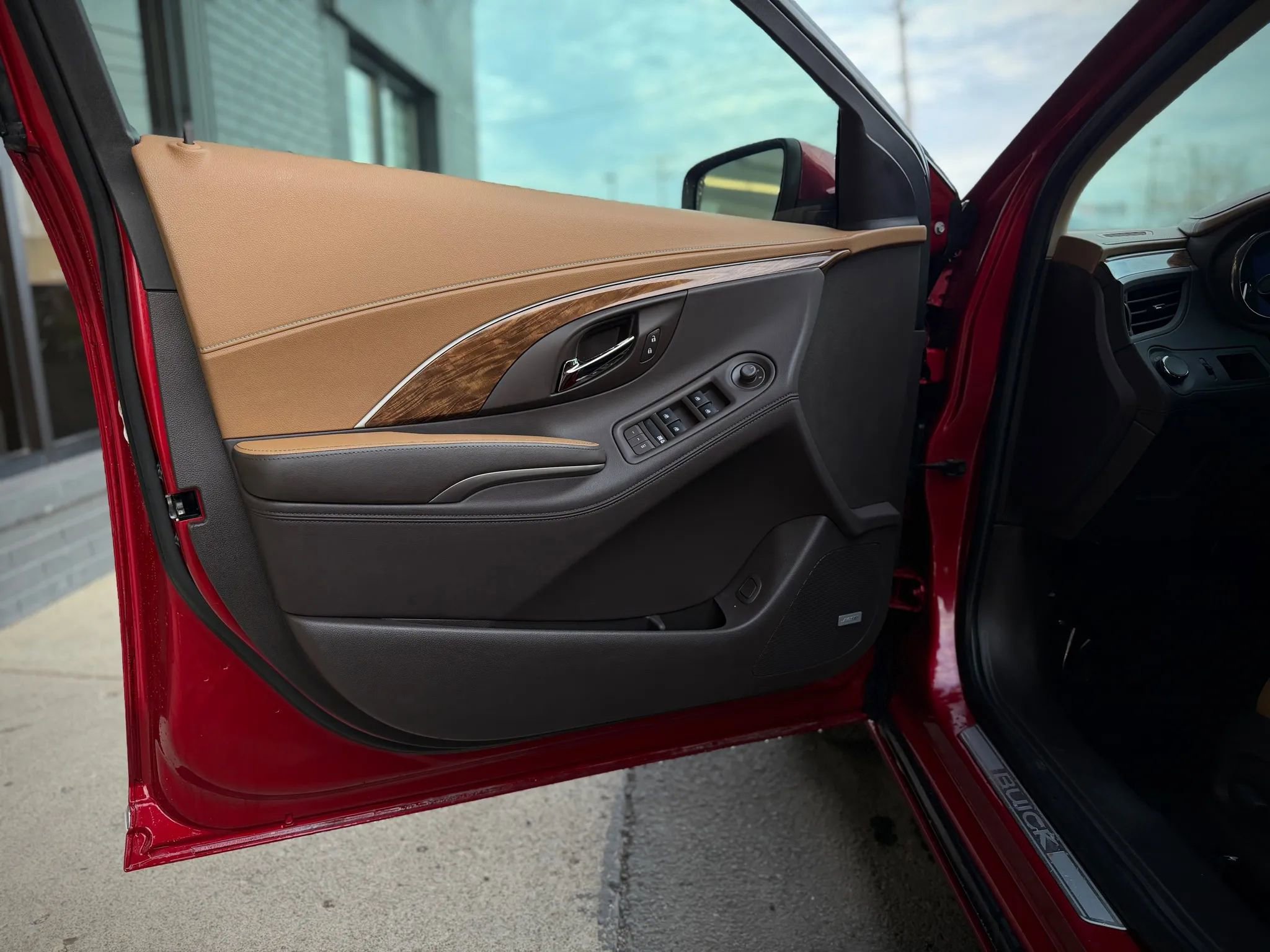 Used 2014 Buick LaCrosse Leather image 7