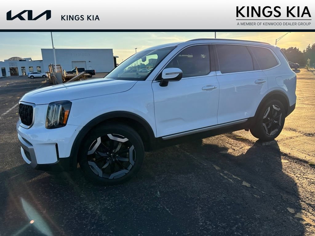 Used 2023 Kia Telluride EX FWD image 18