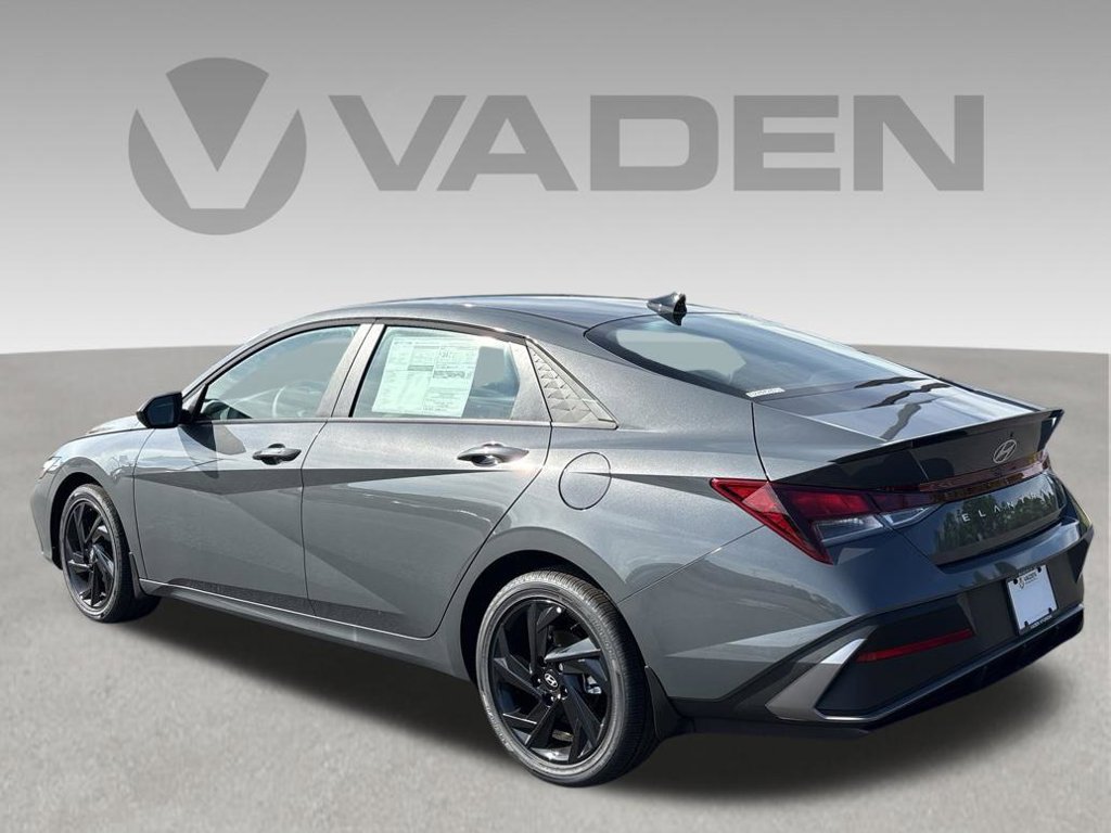 New 2026 Hyundai Elantra SEL Sport FWD image 3