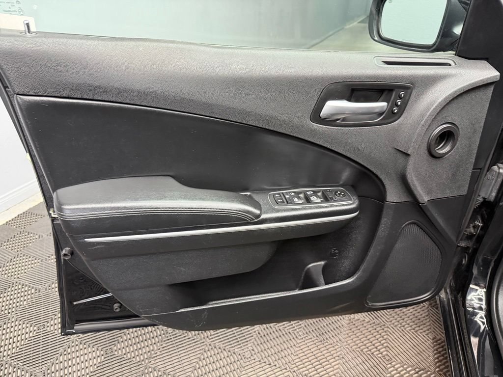 Used 2020 Dodge Charger SXT w/ Leather Interior Group RWD image 36