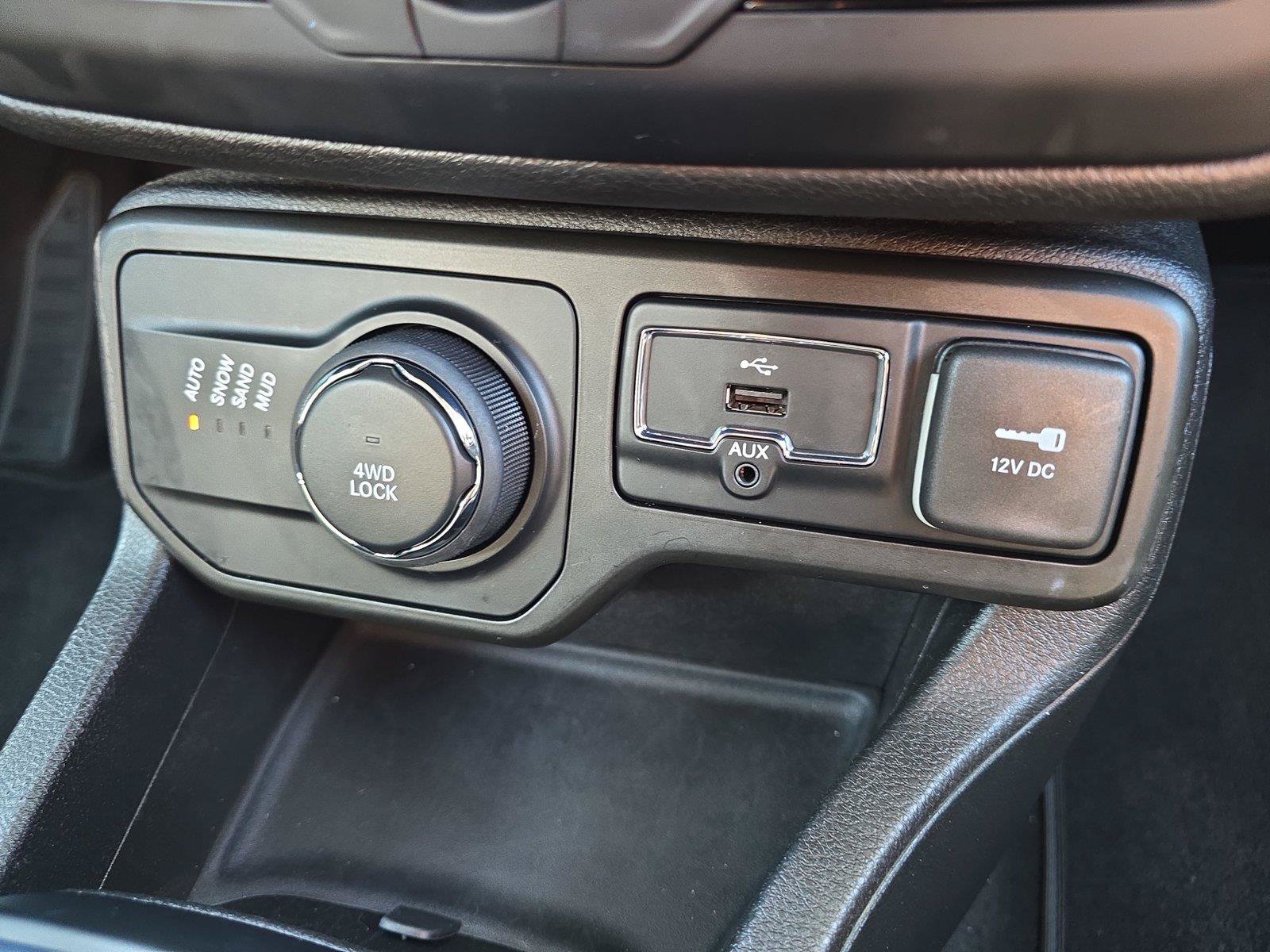 Used 2018 Jeep Renegade Sport w/ Power & Air Group AWD/4WD image 25
