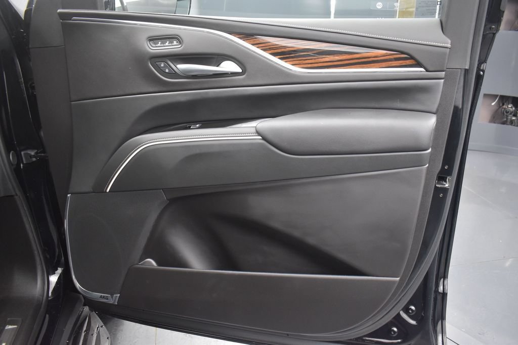 Certified 2024 Cadillac Escalade Premium Luxury w/ Performance Package AWD/4WD image 38