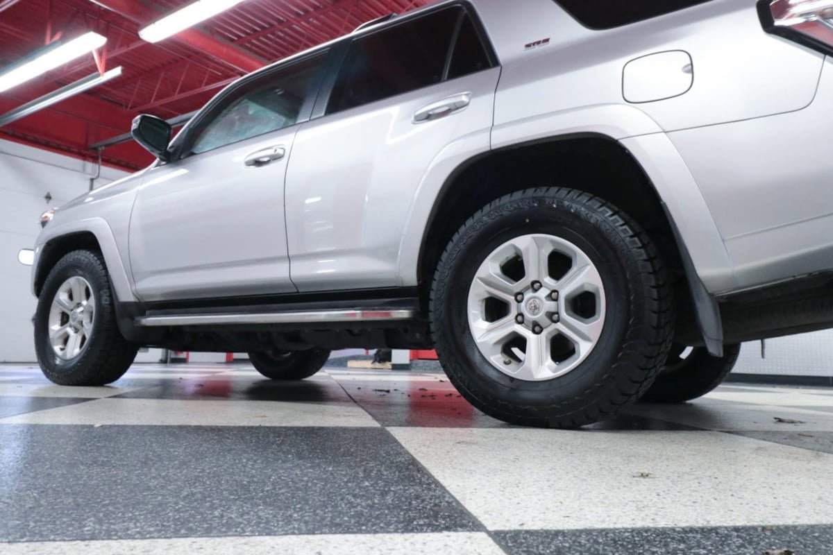 Used 2020 Toyota 4Runner SR5 Premium w/ Moonroof Package RWD image 37