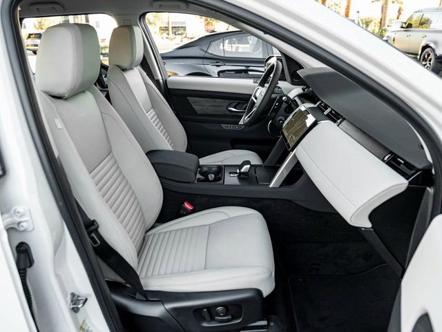 New 2025 Land Rover Discovery Sport S image 27