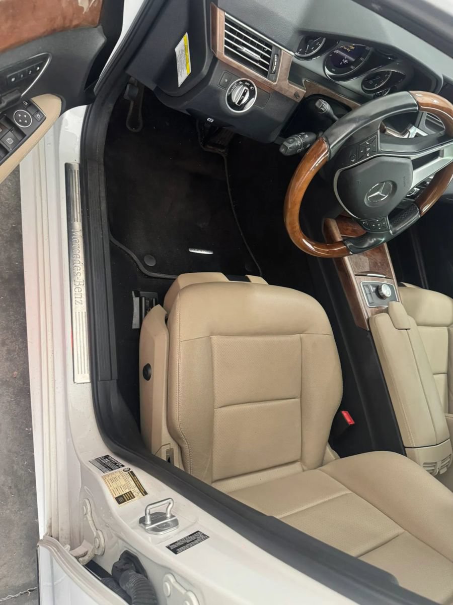 Used 2013 Mercedes-Benz E 350 Sedan image 21