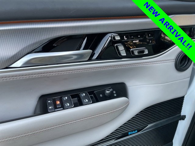 Used 2023 Jeep Grand Wagoneer L Series II w/ Premium Group II image 11