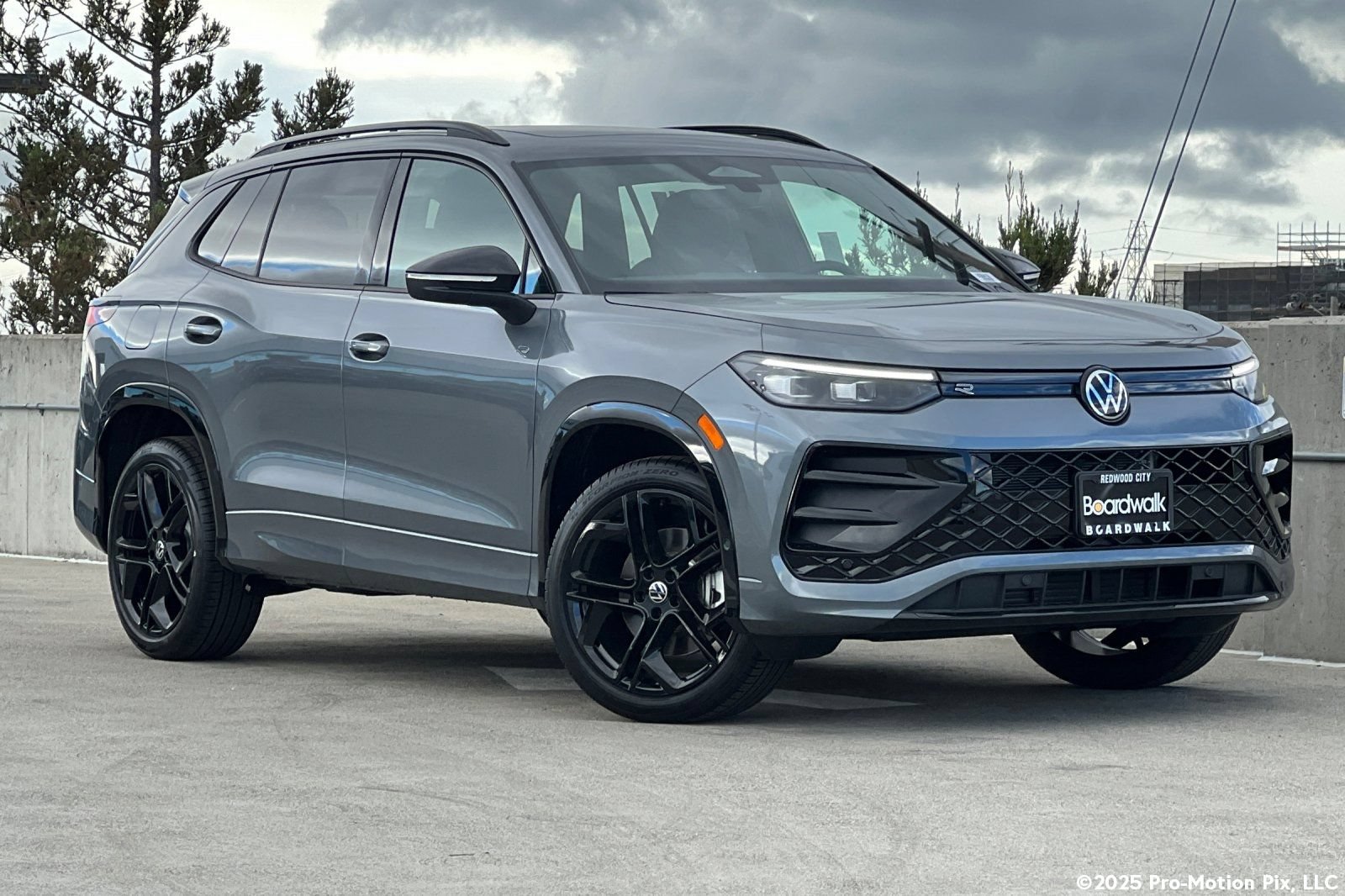 New 2026 Volkswagen Tiguan SE R-Line