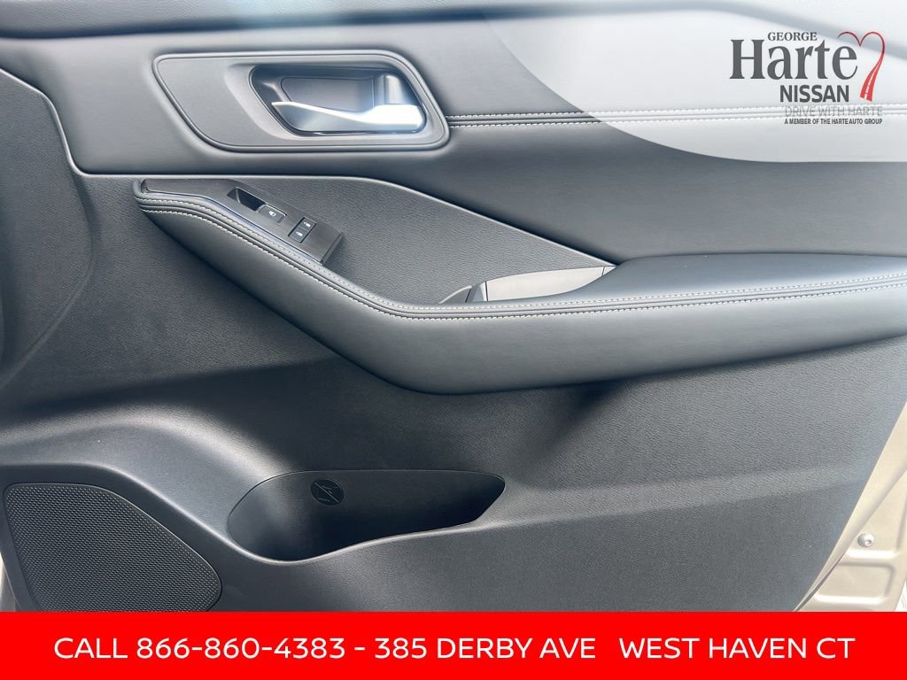 Certified 2025 Nissan Rogue SL image 33