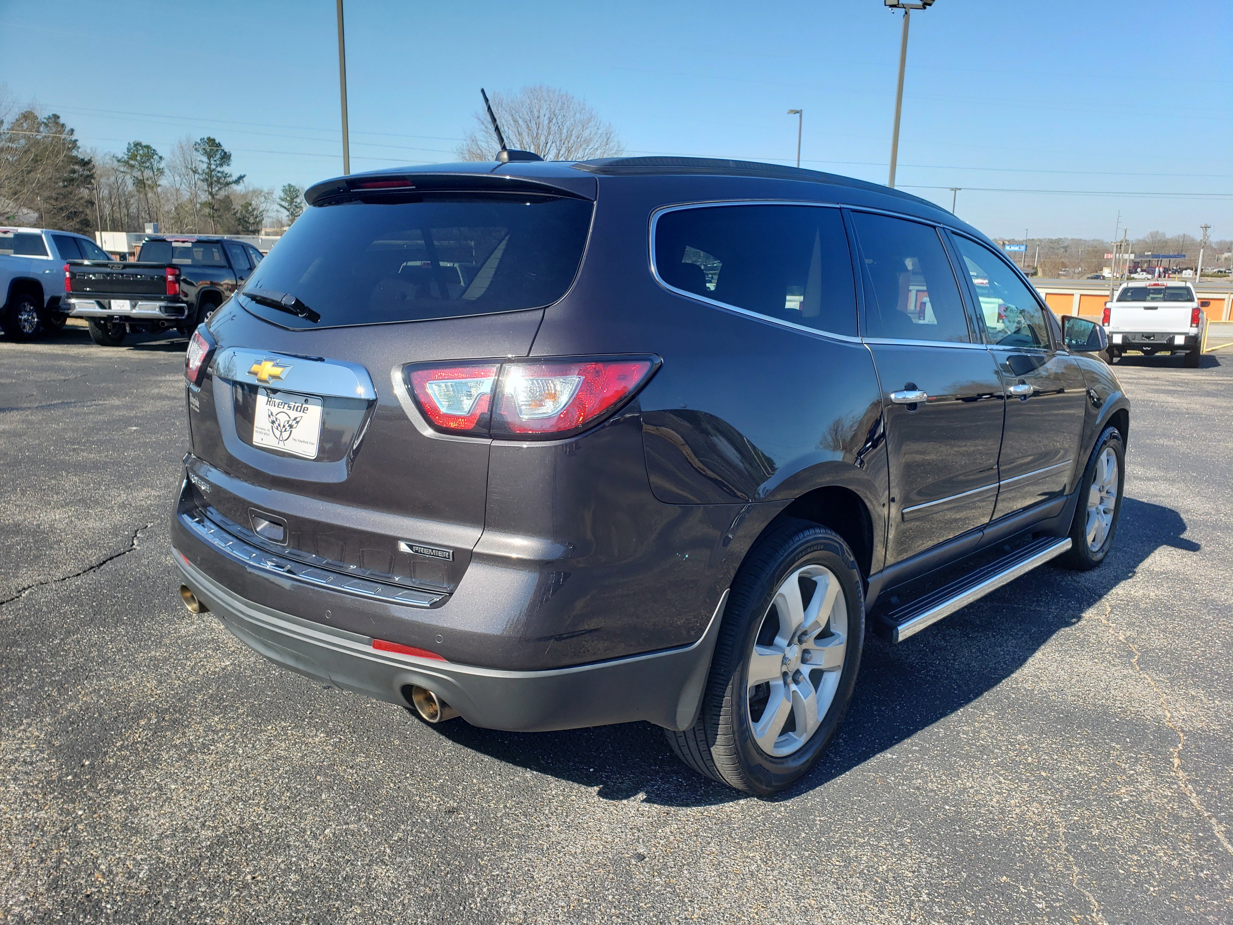 Used 2017 Chevrolet Traverse Premier image 3