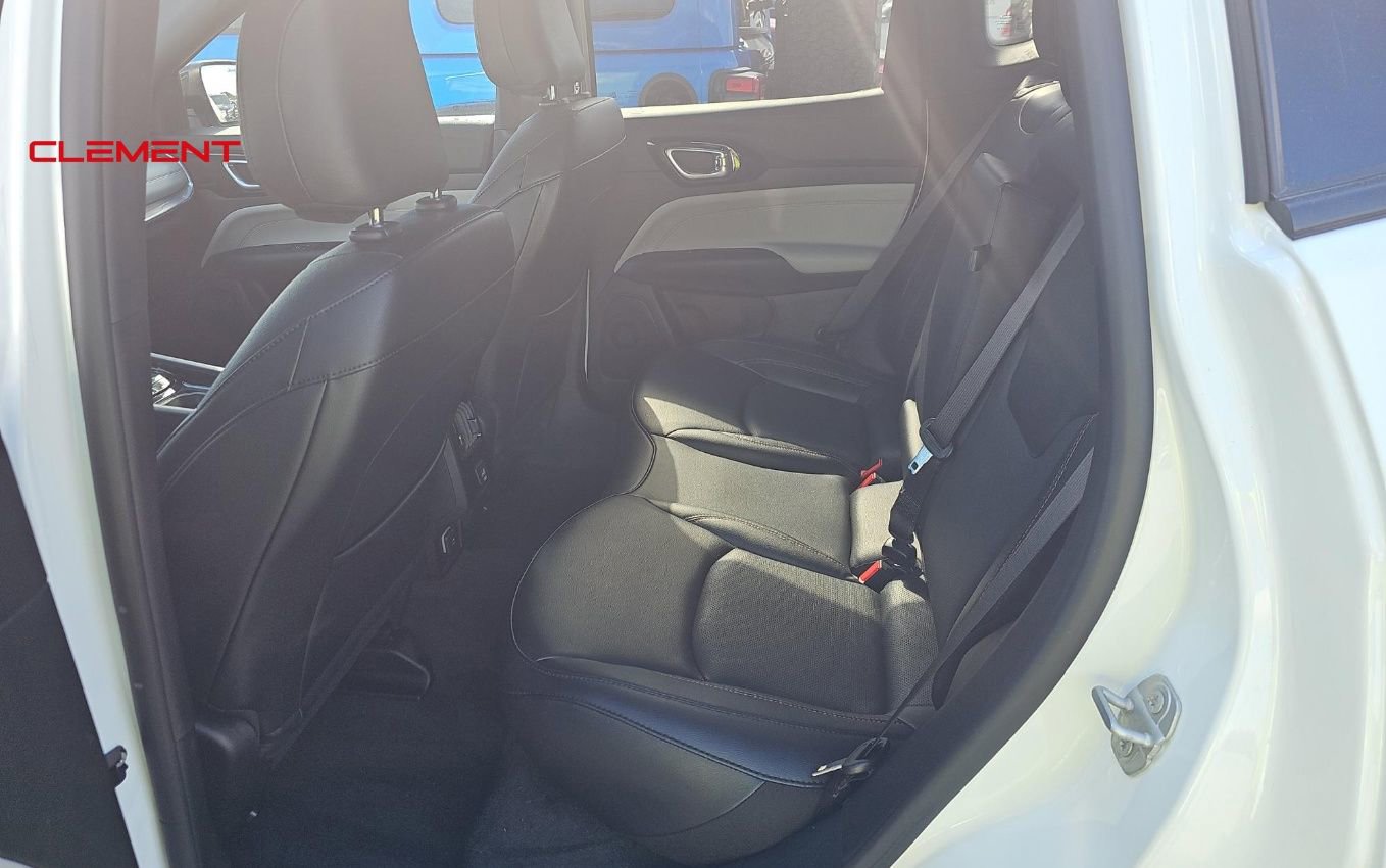 Used 2023 Jeep Compass Limited image 13