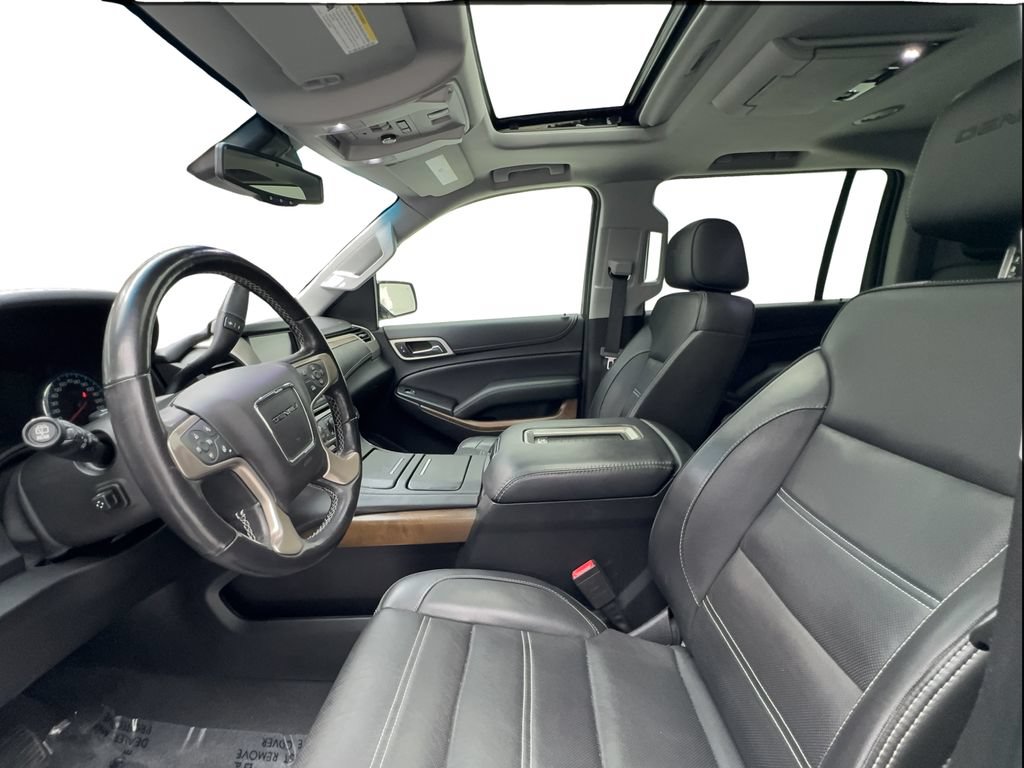 Used 2019 GMC Yukon XL Denali w/ Denali Ultimate Package RWD image 18