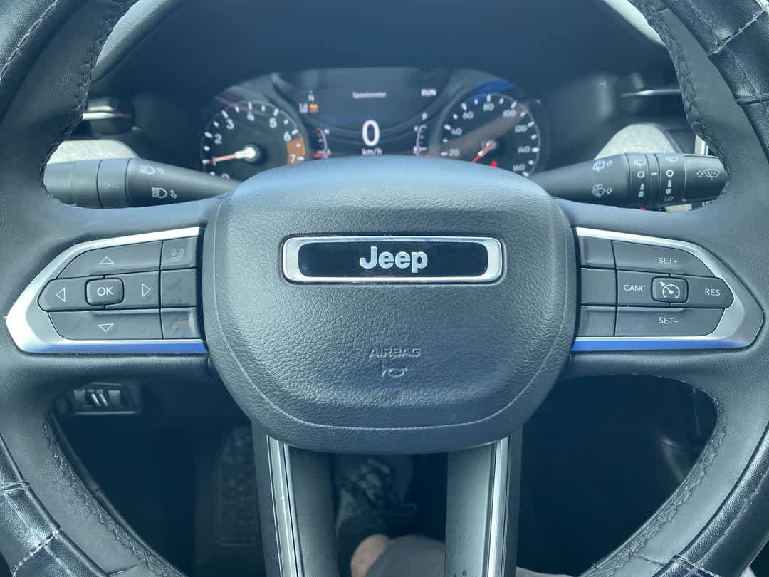 Used 2023 Jeep Compass Latitude image 14