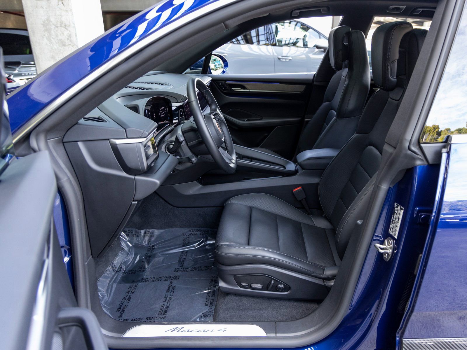 Certified 2025 Porsche Macan 4 Electric AWD/4WD image 24