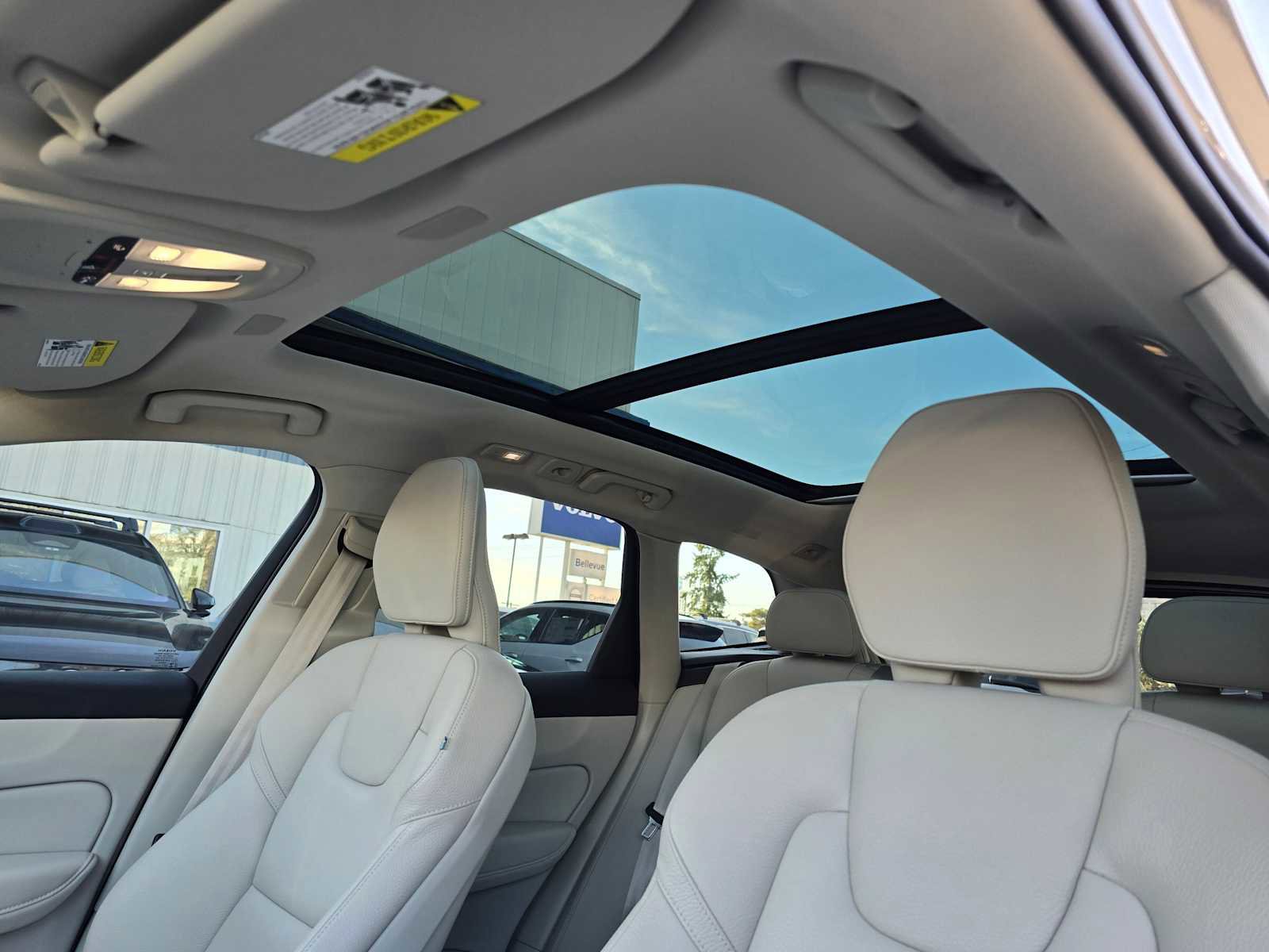 Certified 2024 Volvo XC60 T8 Plus w/ Protection Package Premier image 22