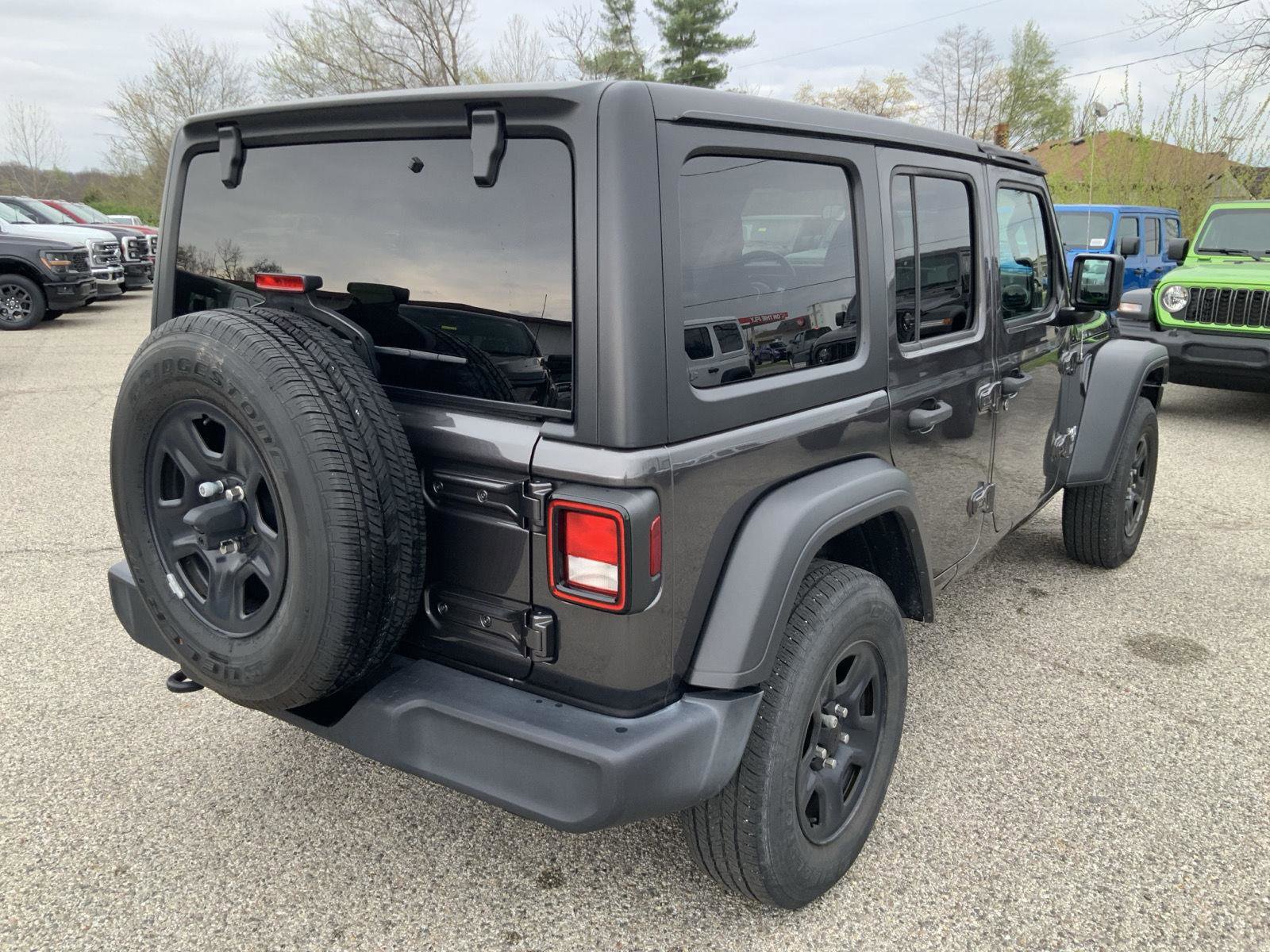 Used 2020 Jeep Wrangler Unlimited Sport image 10