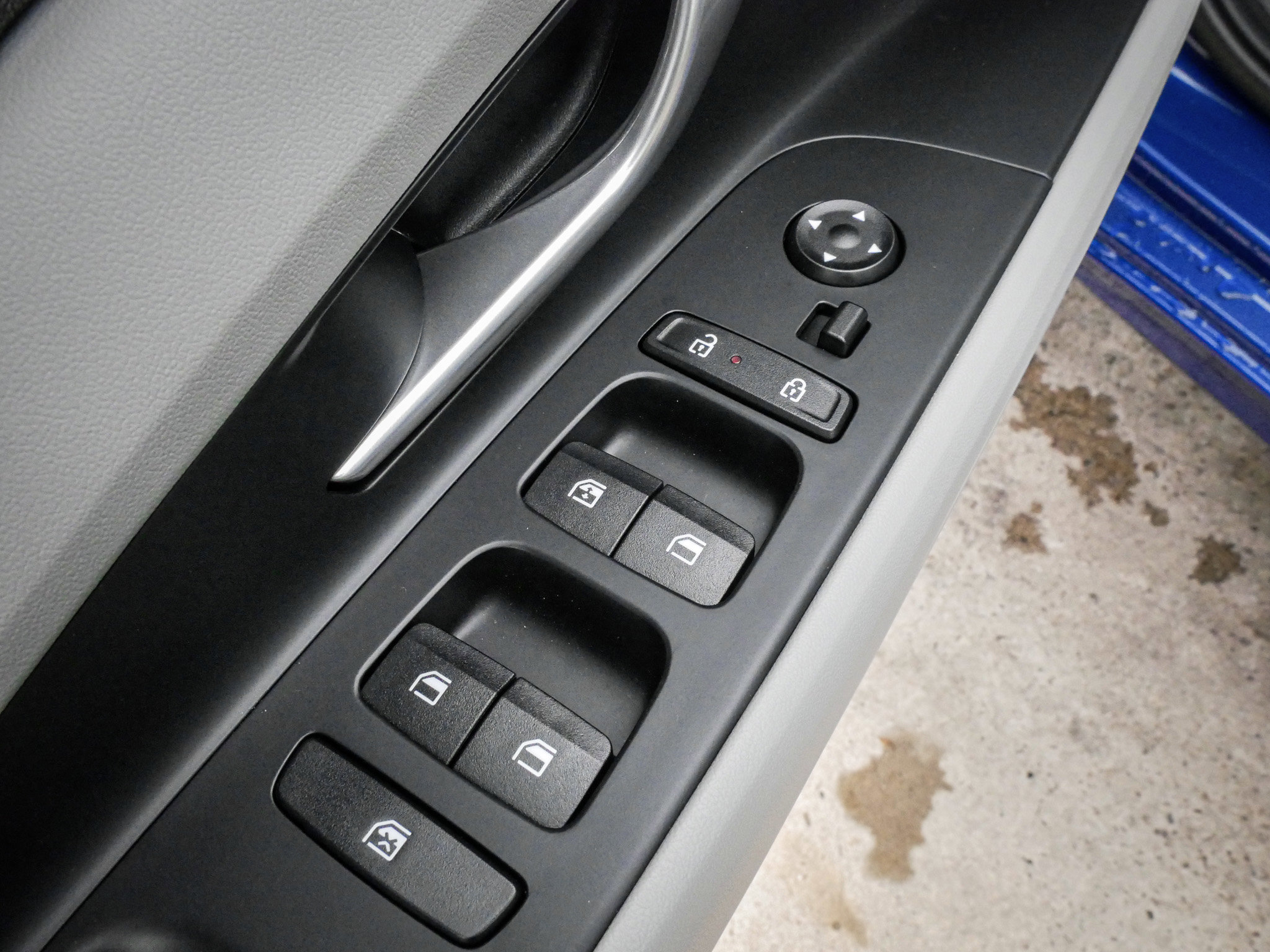 Used 2025 Hyundai Elantra Limited image 15