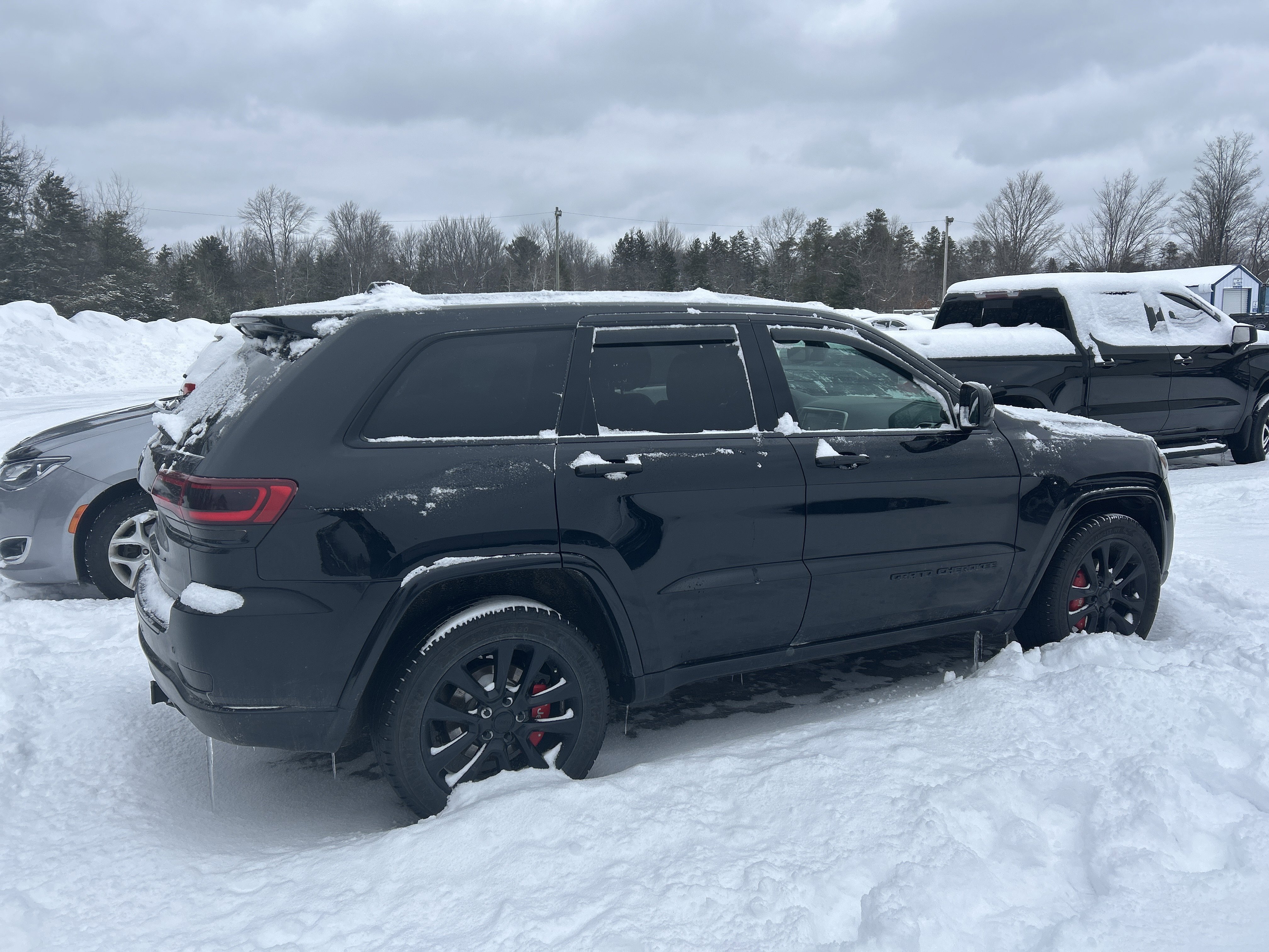 Used 2018 Jeep Grand Cherokee Altitude image 4