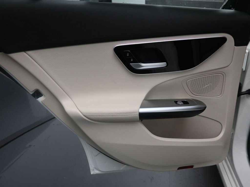 Used 2024 Mercedes-Benz C 300 Sedan image 23