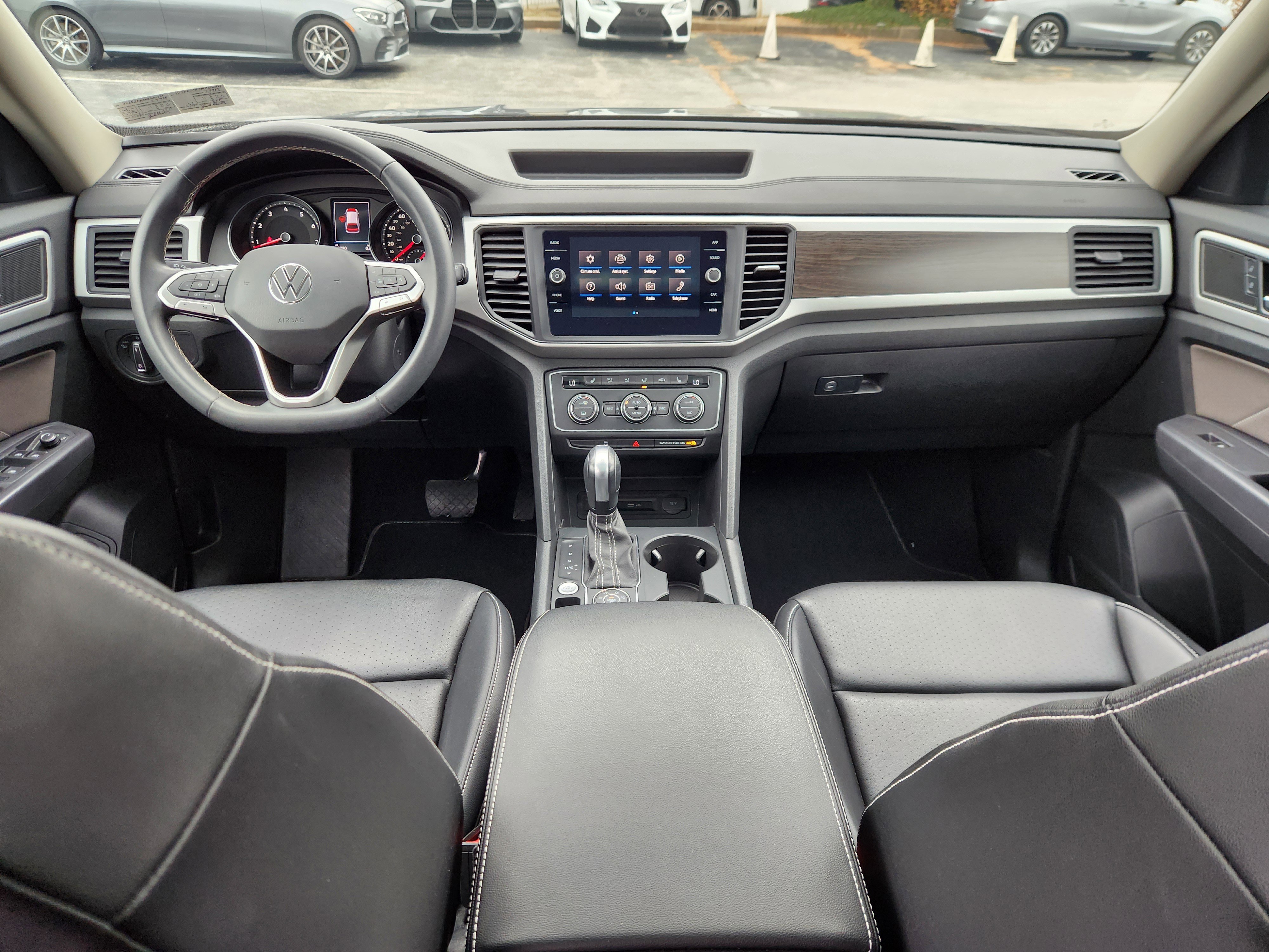 Certified 2021 Volkswagen Atlas SE image 8