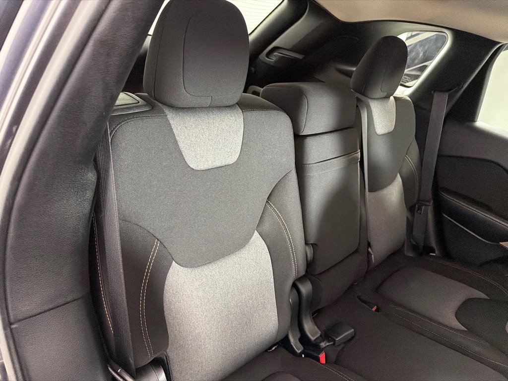 Used 2018 Jeep Cherokee Latitude image 23