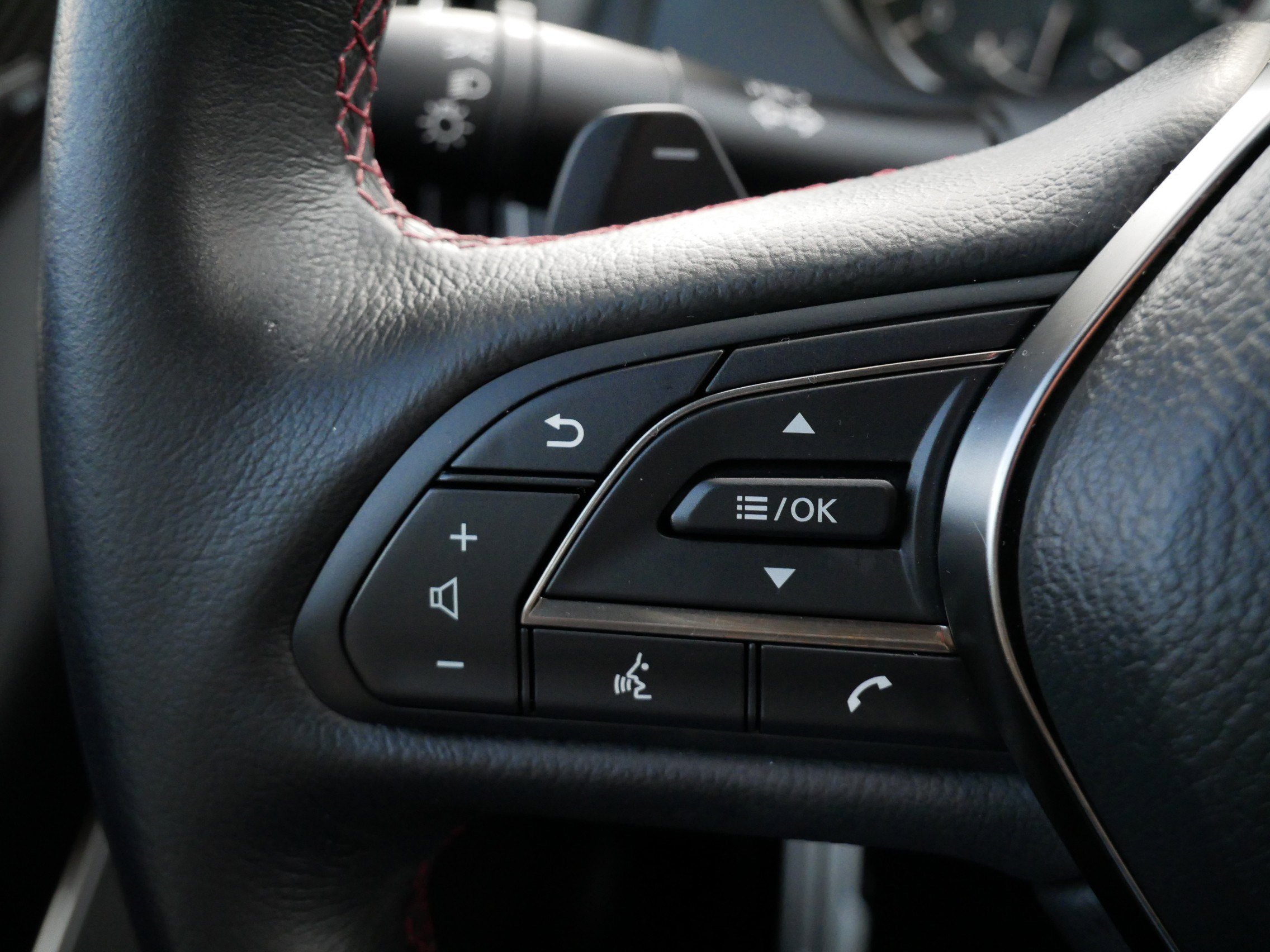 Used 2023 INFINITI Q50 Red Sport 400 w/ Carbon Fiber Package image 27