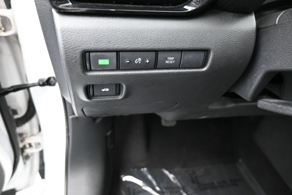 Used 2021 Nissan Sentra SV FWD image 12