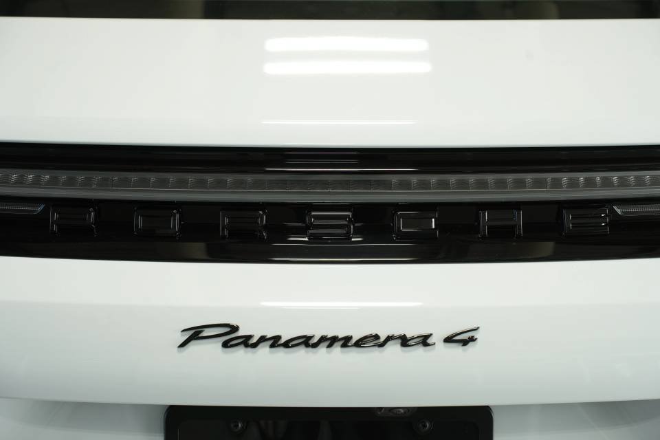 Certified 2025 Porsche Panamera 4 AWD/4WD image 39