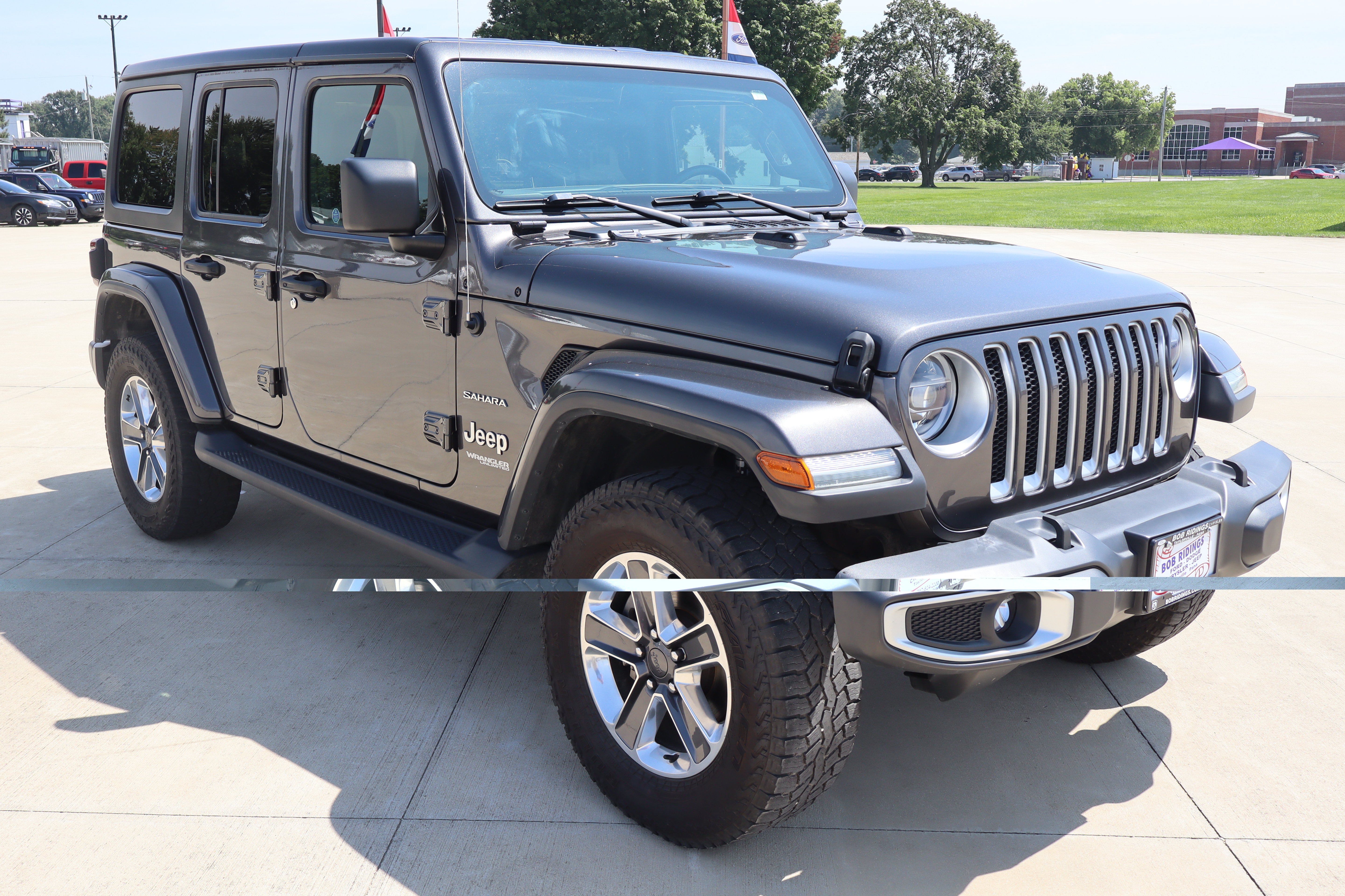 Used 2021 Jeep Wrangler Unlimited Sahara w/ LED Lighting Group AWD/4WD image 3