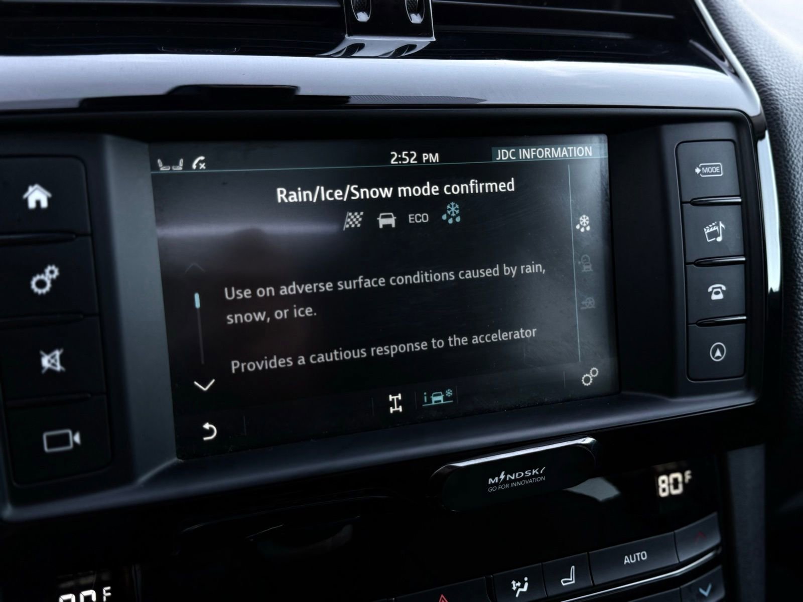 Used 2018 Jaguar F-PACE Premium image 46