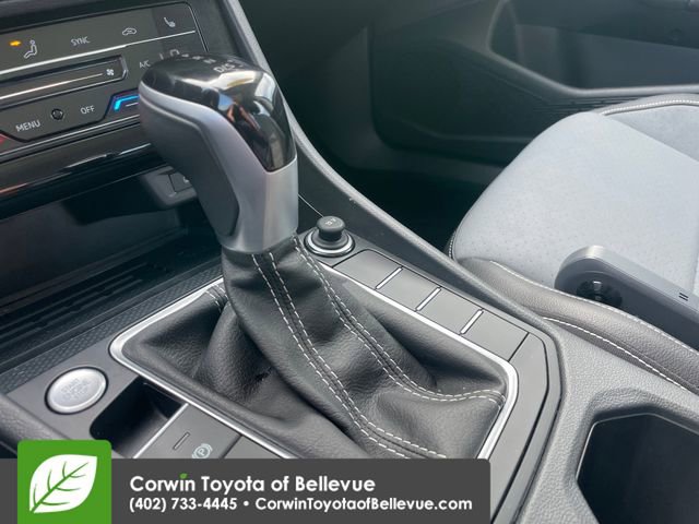 Used 2025 Volkswagen Jetta SE FWD image 14